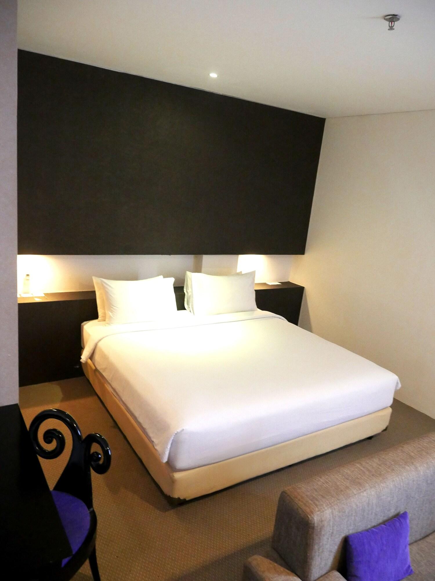 Yasmin Hotel Karawaci Тангеранг Экстерьер фото