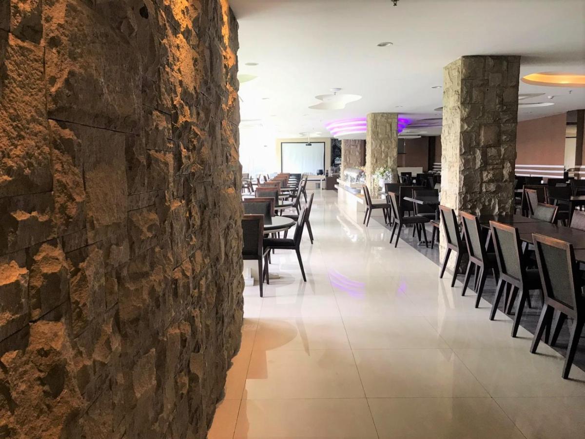 Yasmin Hotel Karawaci Тангеранг Экстерьер фото