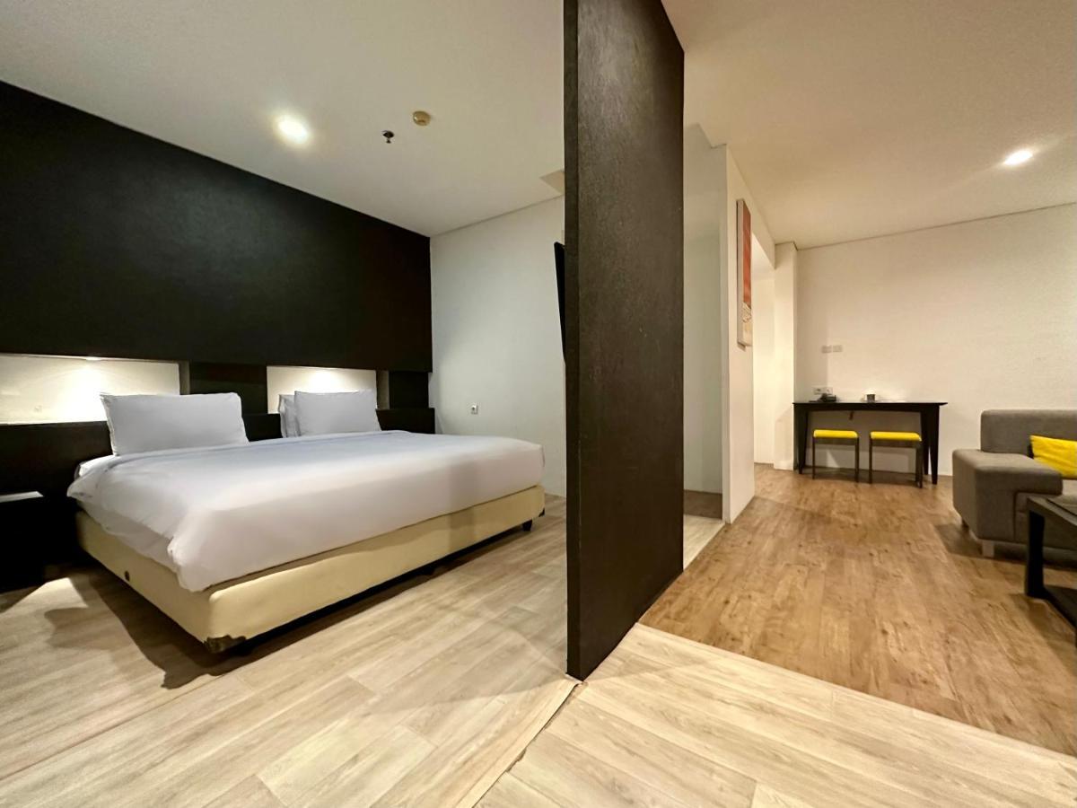 Yasmin Hotel Karawaci Тангеранг Экстерьер фото