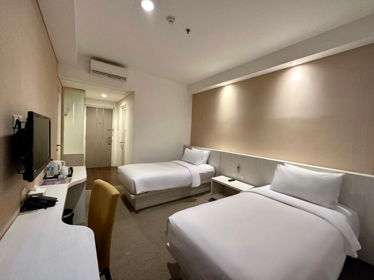 Yasmin Hotel Karawaci Тангеранг Экстерьер фото