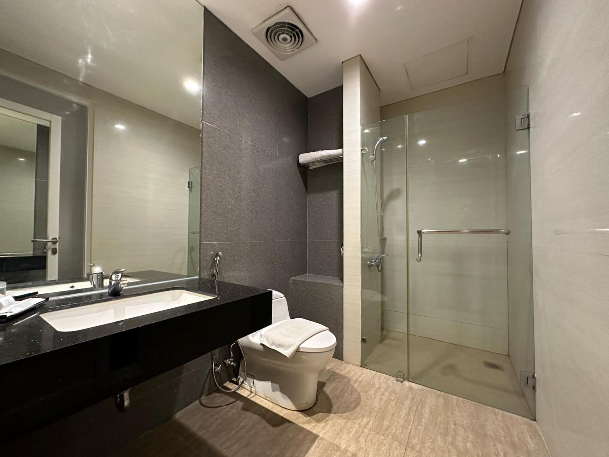 Yasmin Hotel Karawaci Тангеранг Экстерьер фото