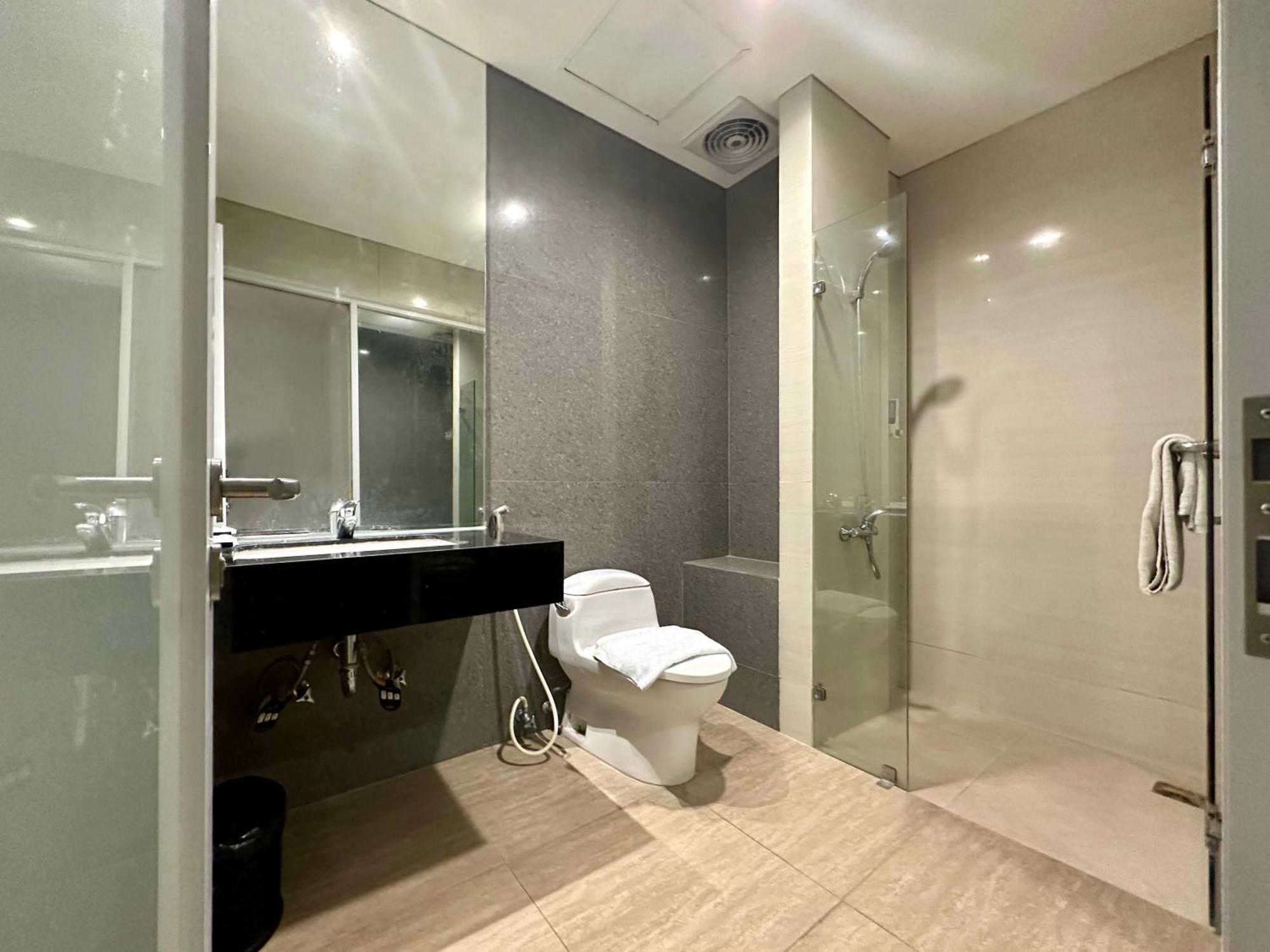Yasmin Hotel Karawaci Тангеранг Экстерьер фото