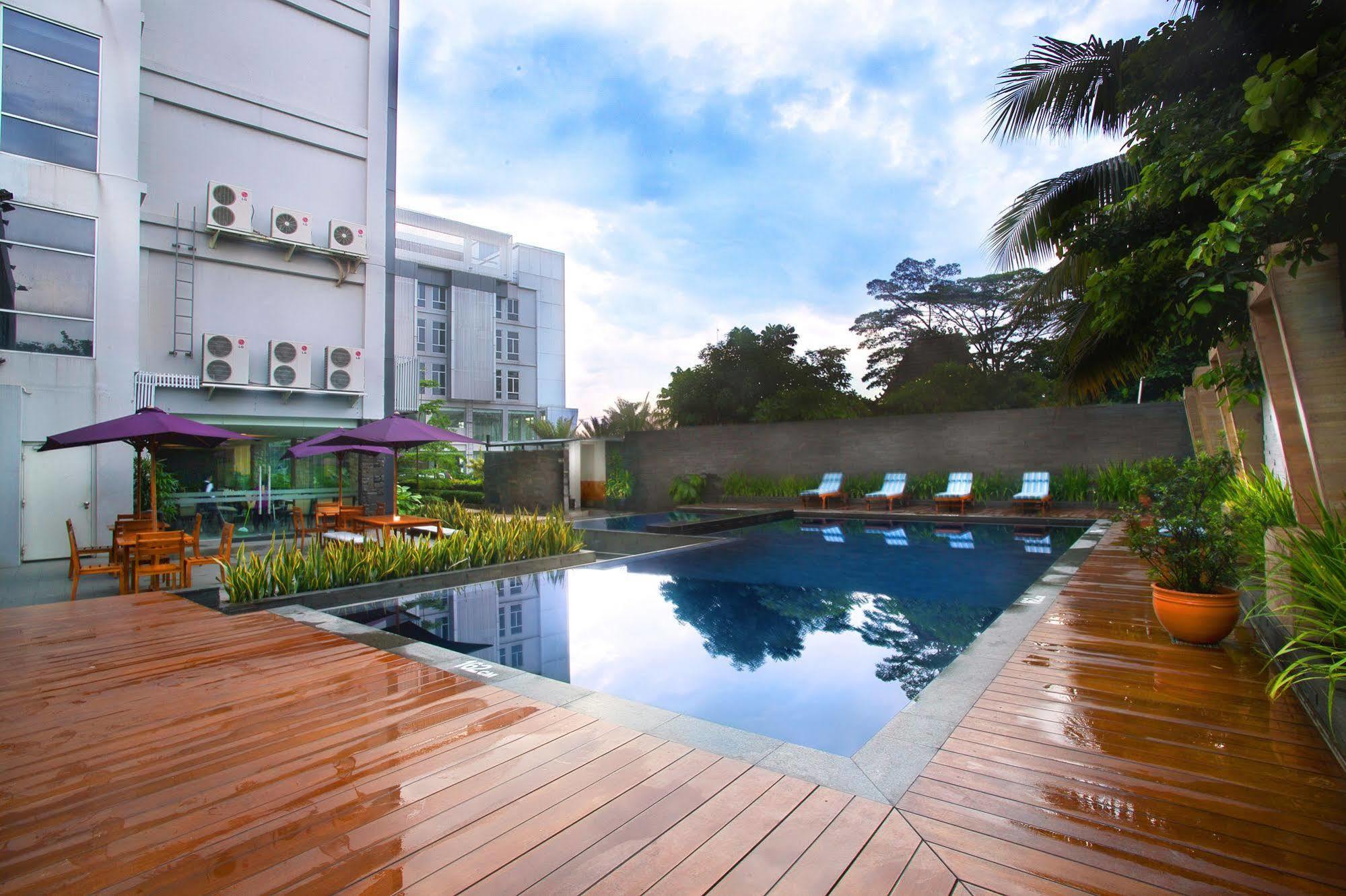 Yasmin Hotel Karawaci Тангеранг Экстерьер фото