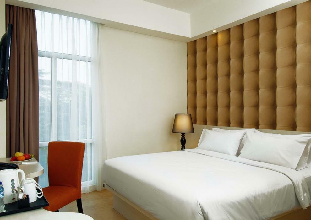 Yasmin Hotel Karawaci Тангеранг Экстерьер фото